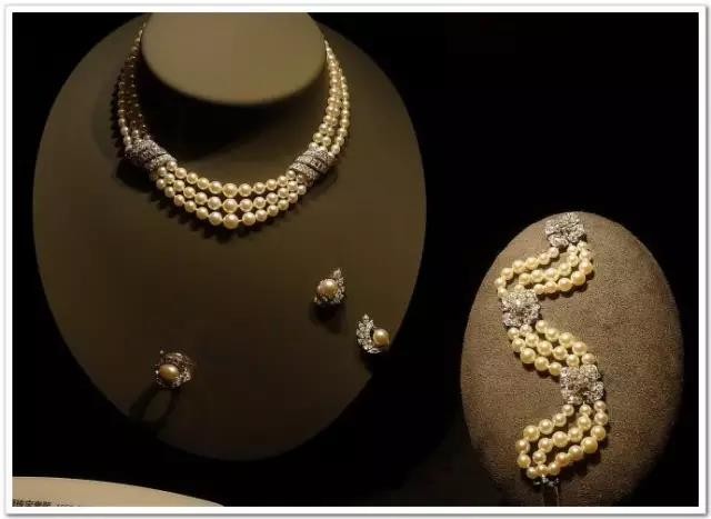 戴上珍珠发夹就是小仙女,当女人戴上眼镜