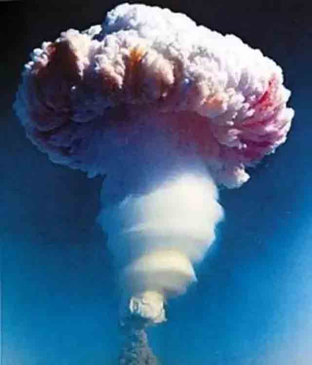 中国氢气弹爆炸威力有多大,中国白磷弹爆炸视频
