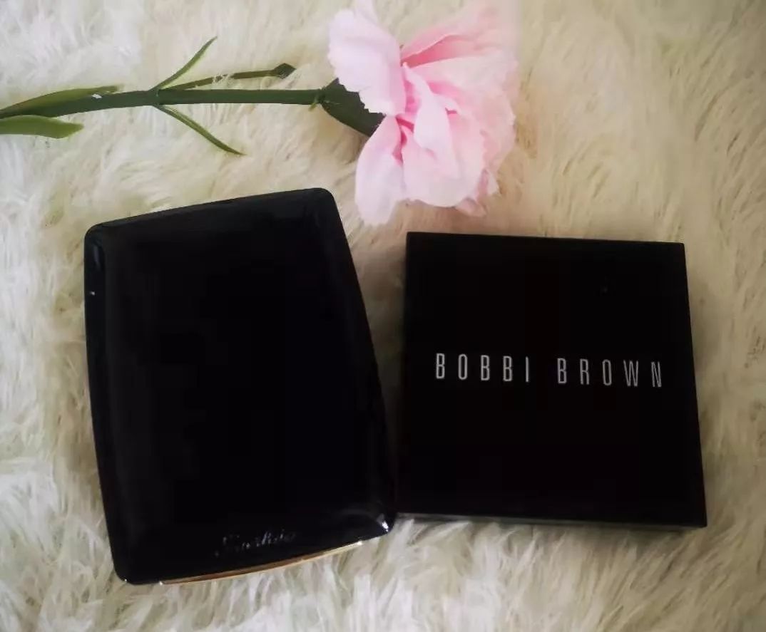 娇兰新版金钻修颜粉饼,娇兰金钻好用吗