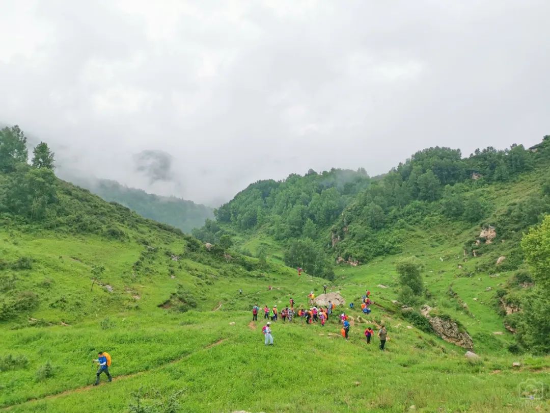 徒步穿越北驼梁完全版,穿越花海古道游记