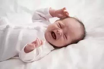 四个月婴儿脊柱变形怎么治疗,5个月宝宝脊柱发育错误
