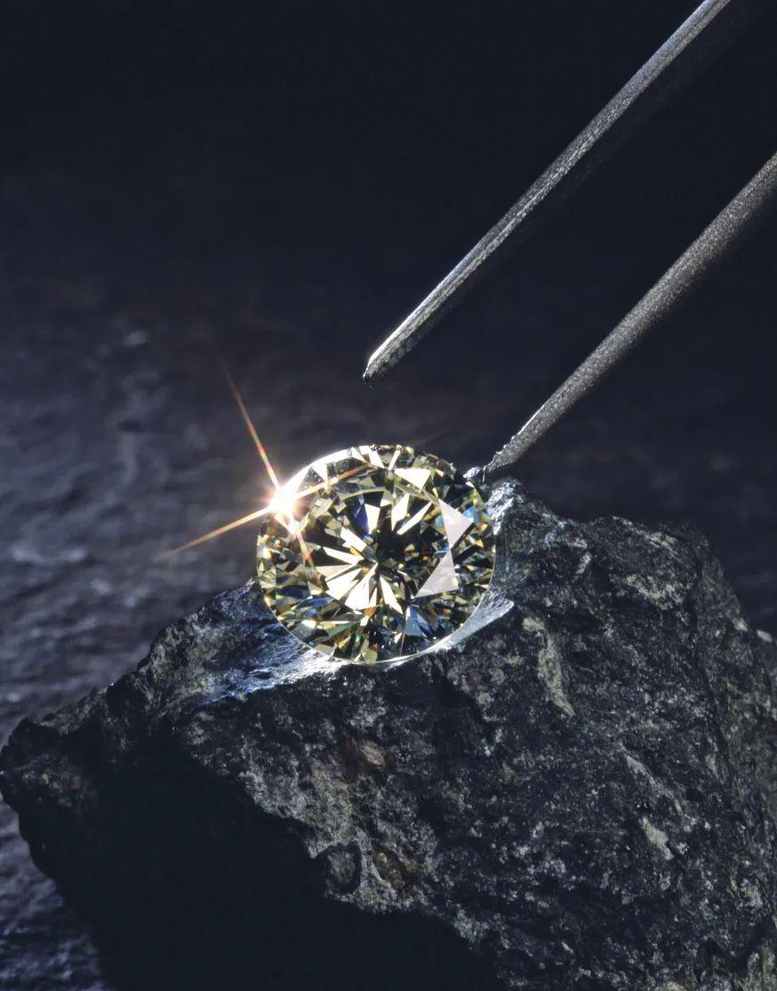 锆石属于常见钻石模仿品吗,珠宝模仿品锆石