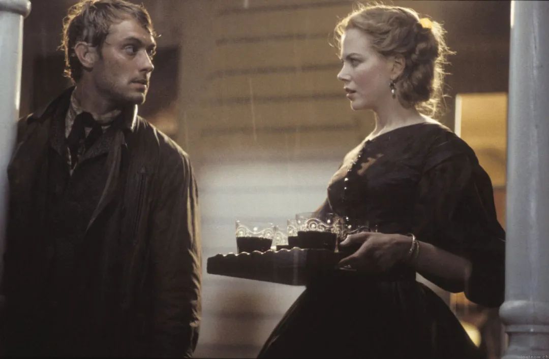 凡尔赛学经典反例，这部电影讲述了虚假繁荣的极端